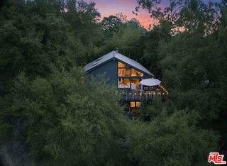 1825 Helmet Trail, Topanga, CA 90290
