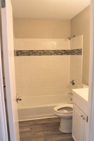 127 Kings St 304, Franklin, MA 02038