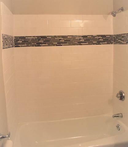 127 Kings St 304, Franklin, MA 02038