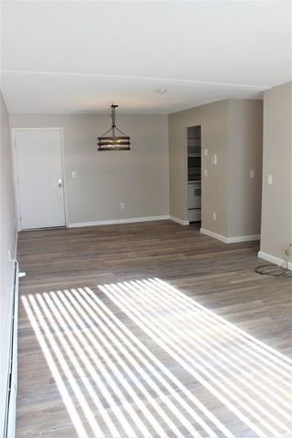 127 Kings St 304, Franklin, MA 02038