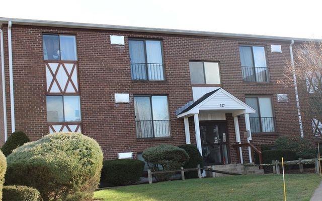 127 Kings St 304, Franklin, MA 02038