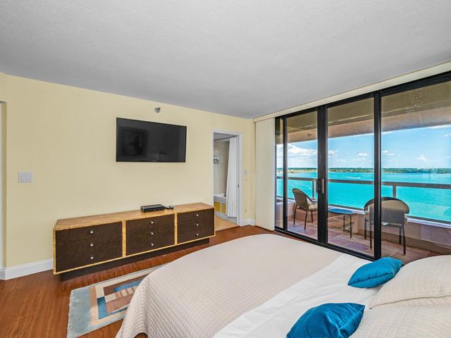 1310 GULF BOULEVARD Penthouse A, Clearwater Beach, FL 33767