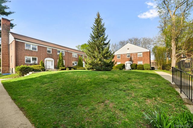 79 N Broadway E, White Plains, NY 10603