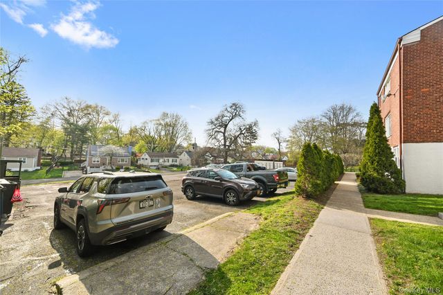 79 N Broadway E, White Plains, NY 10603