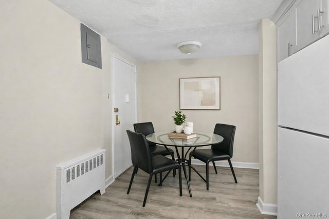 79 N Broadway E, White Plains, NY 10603
