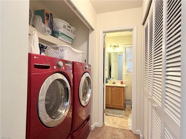 202 Sheffield LN, Yorktown, VA 23693