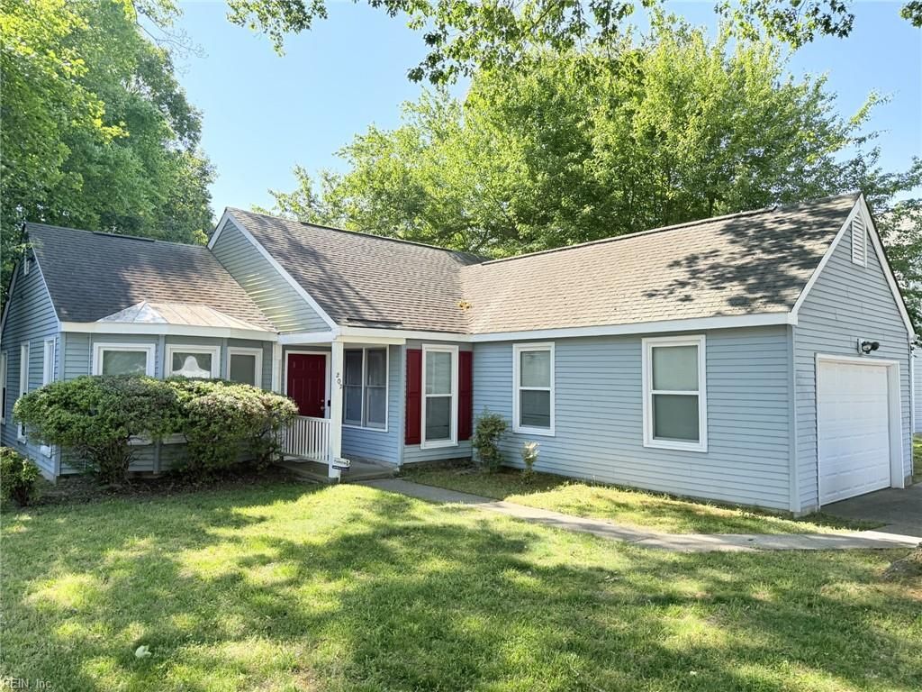 202 Sheffield LN, Yorktown, VA 23693