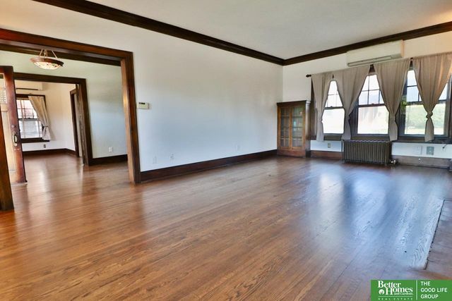 101 N 54 Street, Omaha, NE 68132