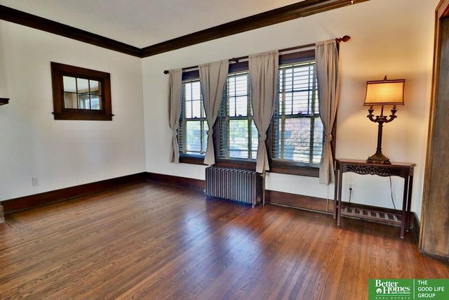 101 N 54 Street, Omaha, NE 68132