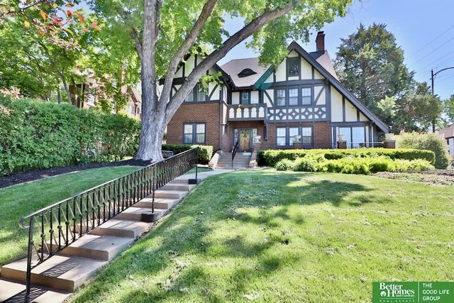101 N 54 Street, Omaha, NE 68132