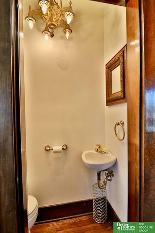 101 N 54 Street, Omaha, NE 68132