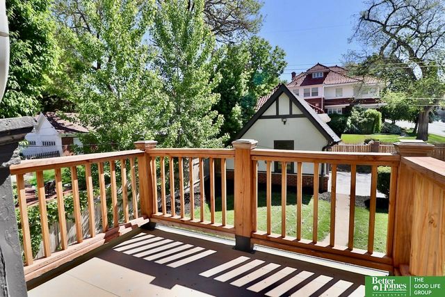 101 N 54 Street, Omaha, NE 68132