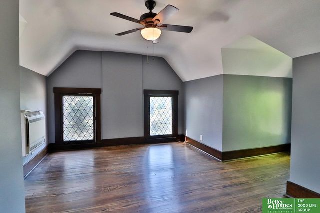 101 N 54 Street, Omaha, NE 68132