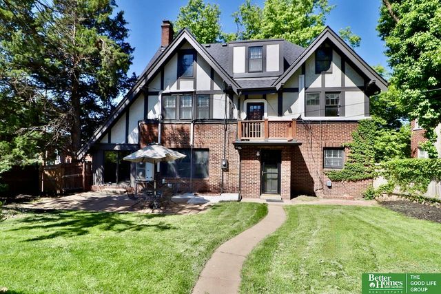 101 N 54 Street, Omaha, NE 68132