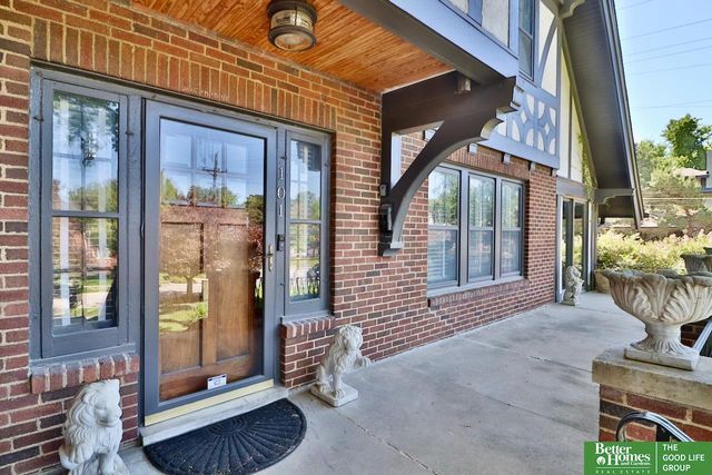101 N 54 Street, Omaha, NE 68132