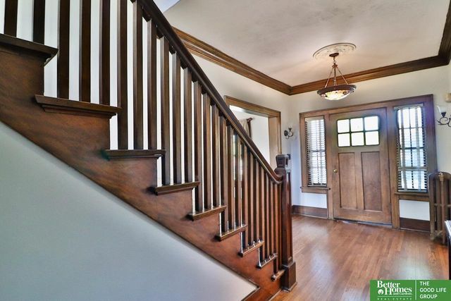 101 N 54 Street, Omaha, NE 68132
