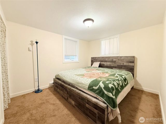 216 Cherry Avenue W, Omak, WA 98841