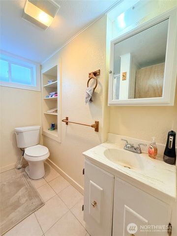 216 Cherry Avenue W, Omak, WA 98841