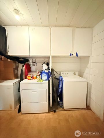 216 Cherry Avenue W, Omak, WA 98841