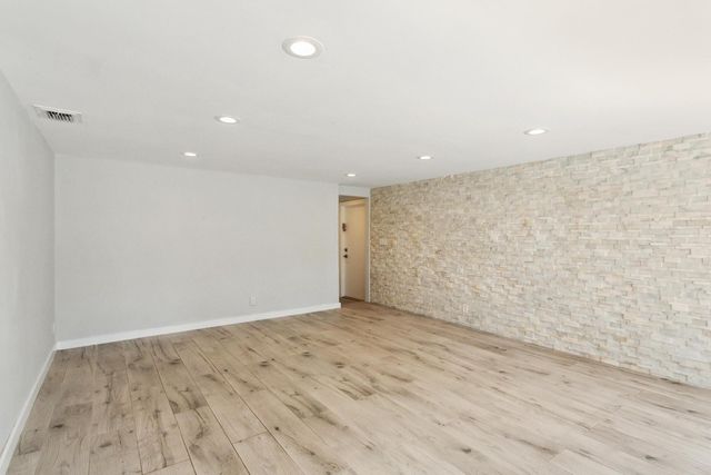 2020 N Victoria Park Road, Fort Lauderdale, FL 33305