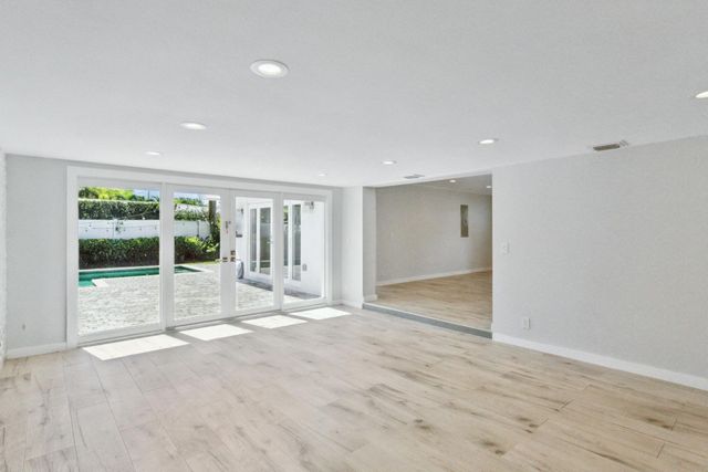 2020 N Victoria Park Road, Fort Lauderdale, FL 33305