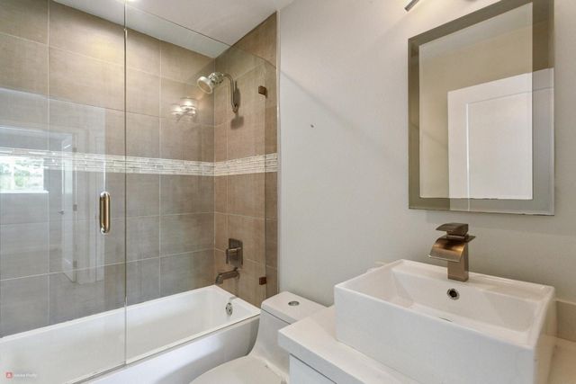 2020 N Victoria Park Road, Fort Lauderdale, FL 33305