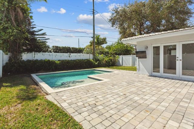 2020 N Victoria Park Road, Fort Lauderdale, FL 33305