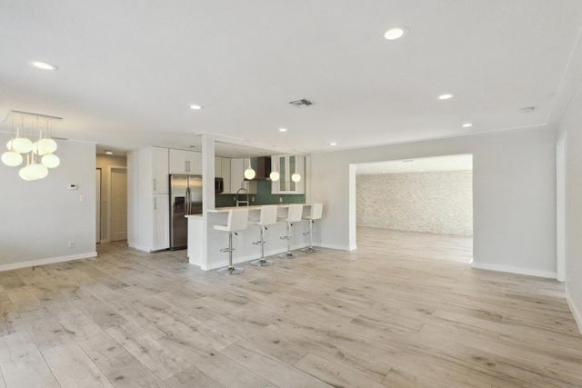 2020 N Victoria Park Road, Fort Lauderdale, FL 33305