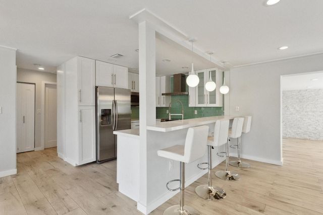 2020 N Victoria Park Road, Fort Lauderdale, FL 33305