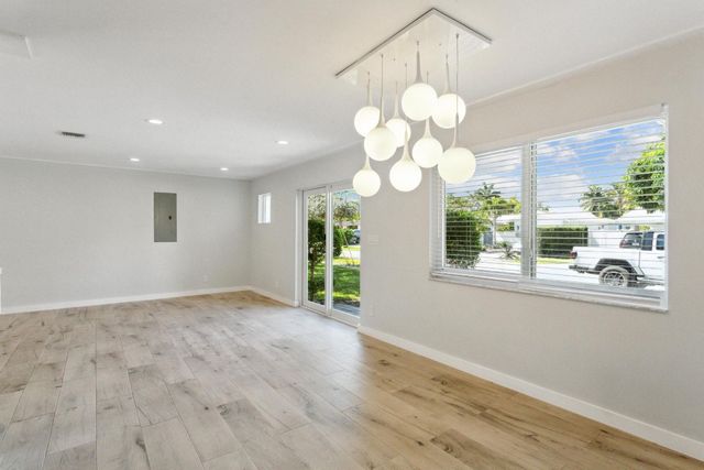 2020 N Victoria Park Road, Fort Lauderdale, FL 33305