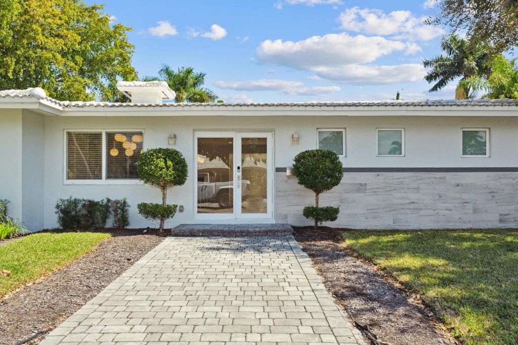 2020 N Victoria Park Road, Fort Lauderdale, FL 33305