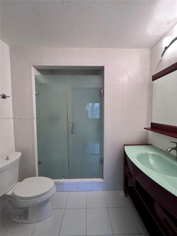 6950 NW 174th Ter 602, Hialeah, FL 33015