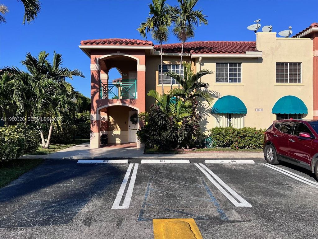6950 NW 174th Ter 602, Hialeah, FL 33015