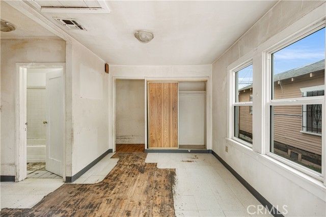 2514 Exposition, Los Angeles, CA 90018