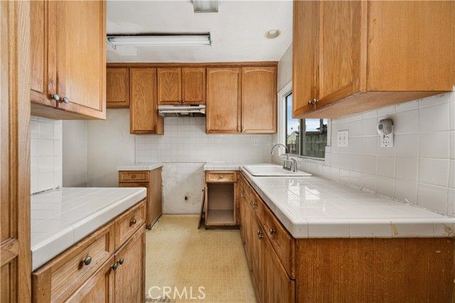 2514 Exposition, Los Angeles, CA 90018