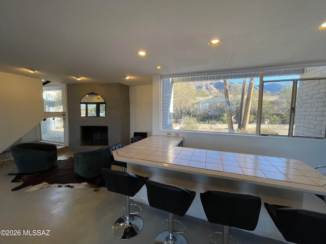 6531 N Pontatoc Road, Tucson, AZ 85718