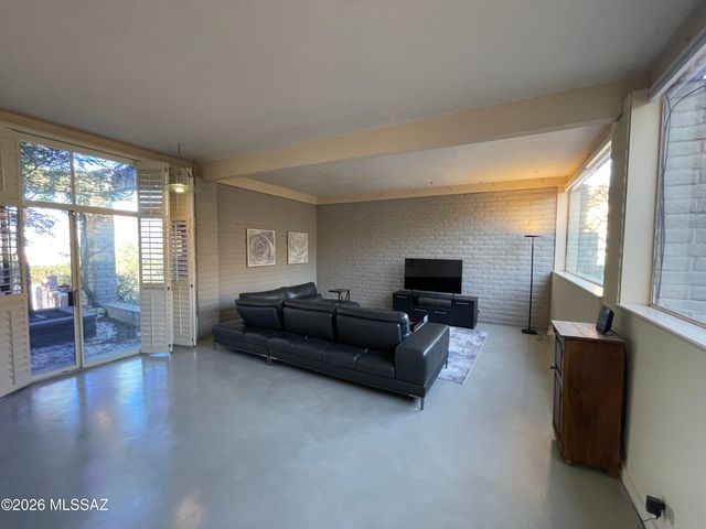 6531 N Pontatoc Road, Tucson, AZ 85718