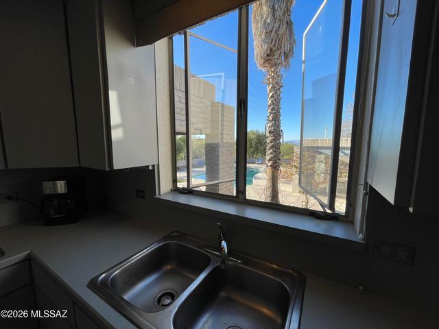 6531 N Pontatoc Road, Tucson, AZ 85718