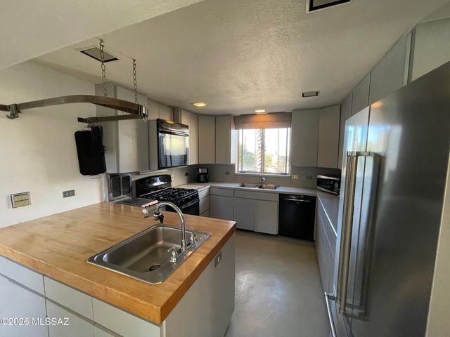 6531 N Pontatoc Road, Tucson, AZ 85718