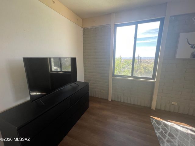 6531 N Pontatoc Road, Tucson, AZ 85718
