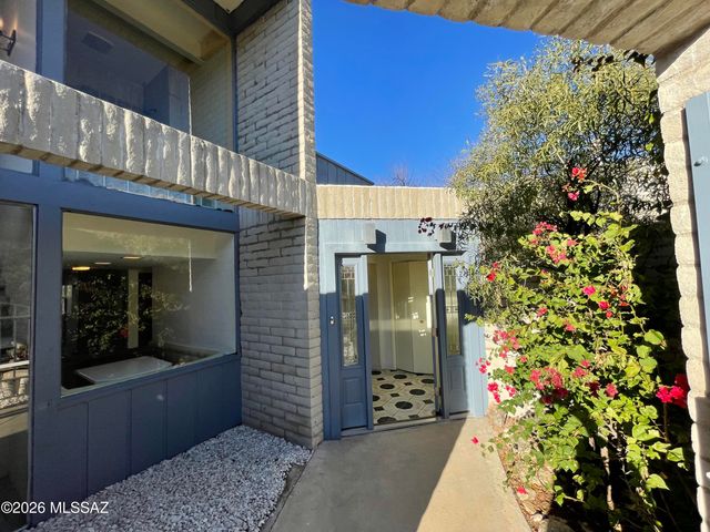 6531 N Pontatoc Road, Tucson, AZ 85718