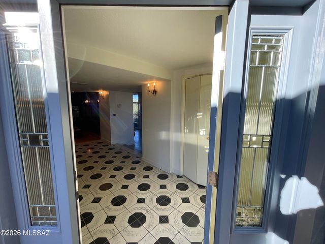 6531 N Pontatoc Road, Tucson, AZ 85718
