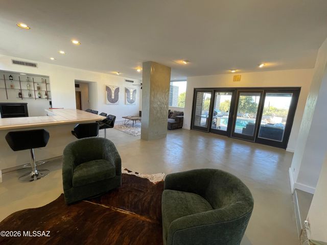 6531 N Pontatoc Road, Tucson, AZ 85718