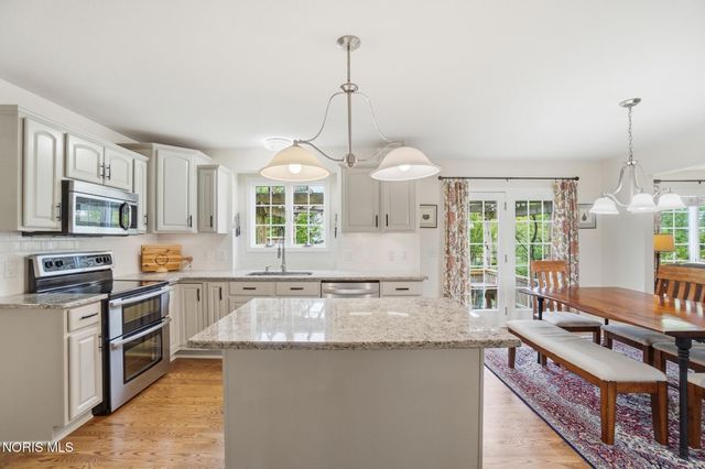 25039 Saddle Horn Drive, Perrysburg, OH 43551