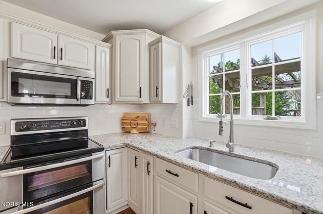 25039 Saddle Horn Drive, Perrysburg, OH 43551