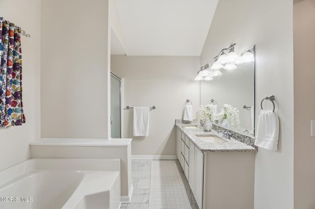 25039 Saddle Horn Drive, Perrysburg, OH 43551