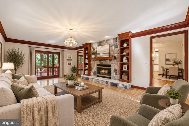 7012 WELLINGTON DR, Marriottsville, MD 21104