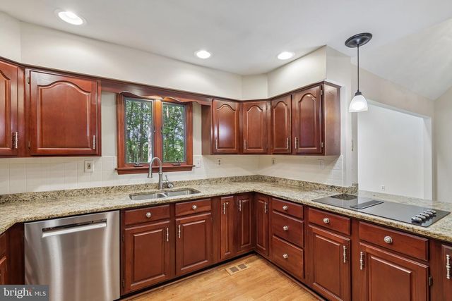 7012 WELLINGTON DR, Marriottsville, MD 21104