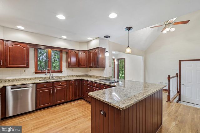 7012 WELLINGTON DR, Marriottsville, MD 21104