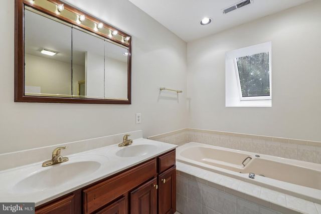 7012 WELLINGTON DR, Marriottsville, MD 21104